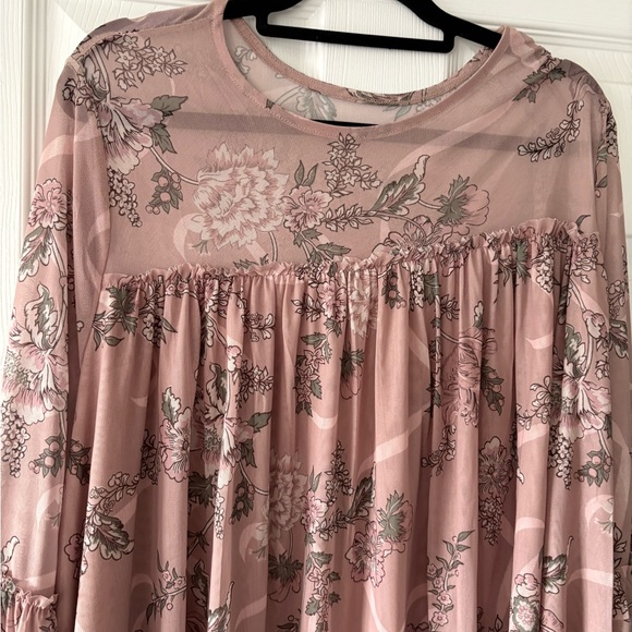 Torrid Blush Floral Ruffle Blouse - Picture 4 of 6